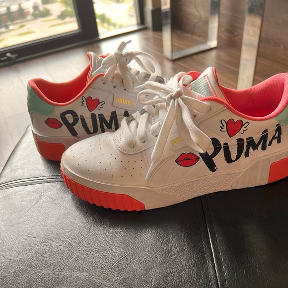 Puma sneakers - size 6.5. Only worn a few times and my daughter outgrew them. - Picture 2 of 6